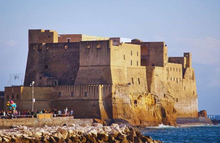 castel dell'ovo napoli