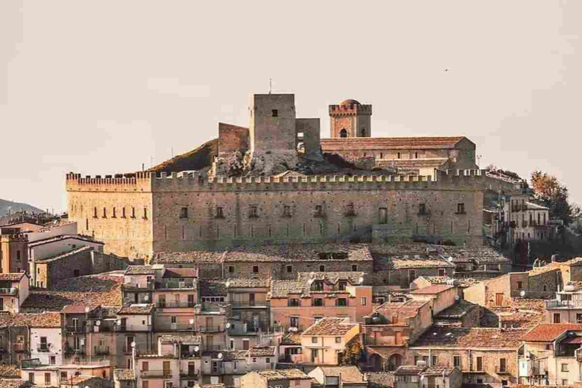 Montalbano Elicona foto IG borghi.italiani itinerari.it