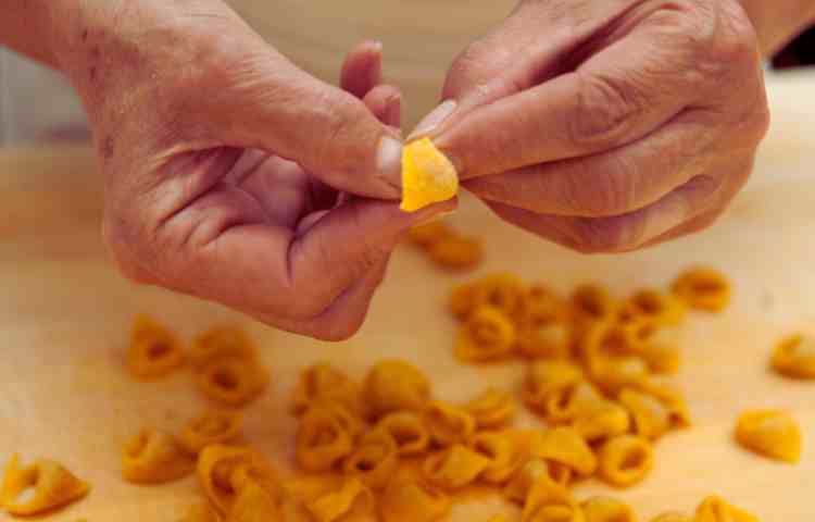 tortellini fatti a mano